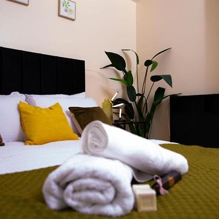 The Green Lodge Edmonton Extérieur photo